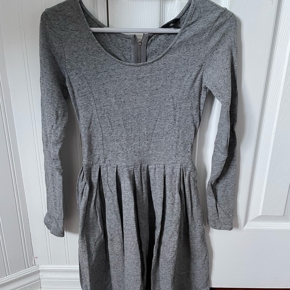 Aritzia Dress XS - Picture 2 of 3
